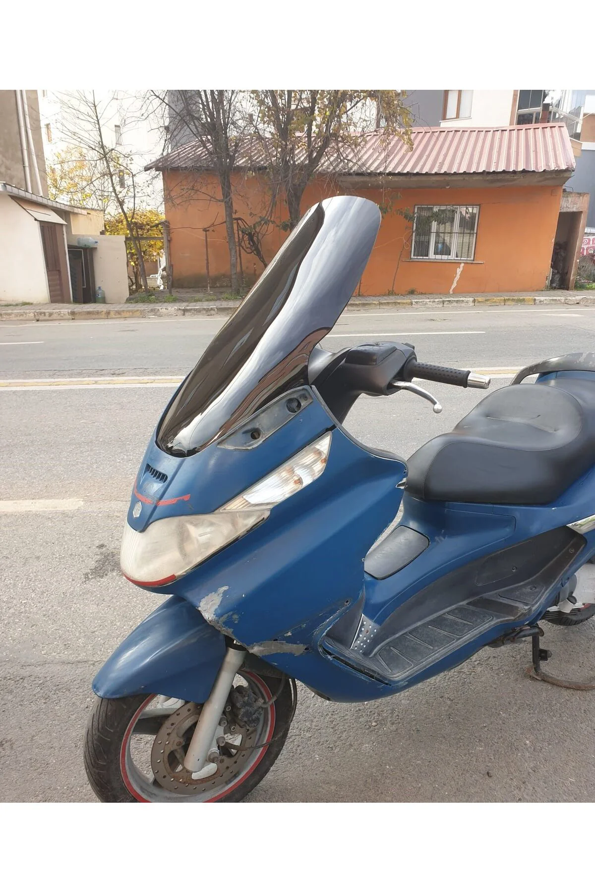 Piaggio X8 200 Ön Cam 2004-2006 Model 70cm Siyah Renkli 4mm