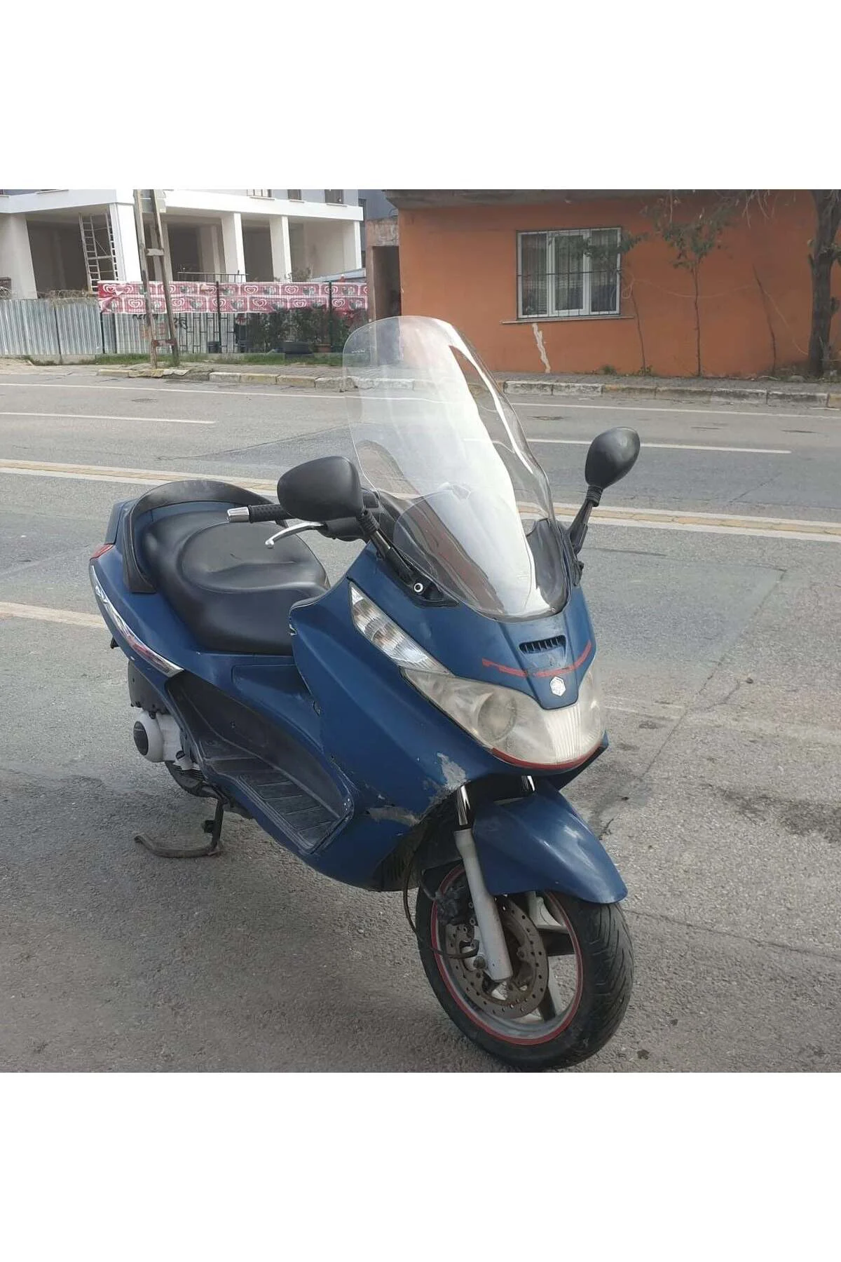 Piaggio X8 200 Ön Cam 2004-2006 Model 58cm Şeffaf Renkli 4mm