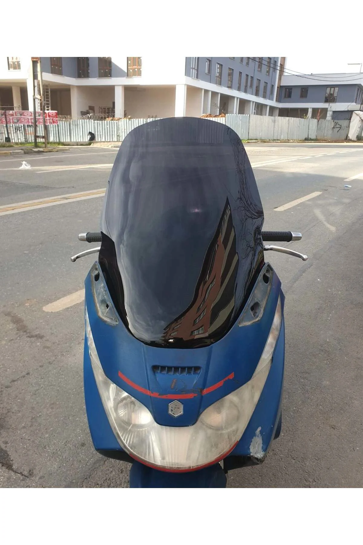 Piaggio X8 200 Ön Cam 2004-2006 Model 70cm Siyah Renkli 4mm