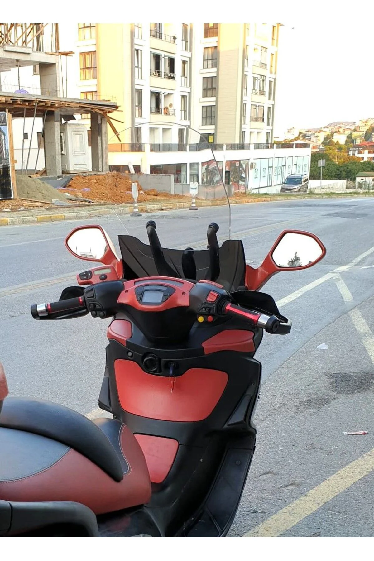 Piaggio X9 250 Ön Cam 2004-2006 Model 49cm Şeffaf Renkli 4mm