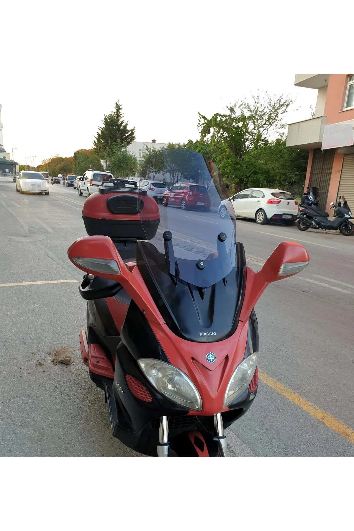 Piaggio X9 250 Ön Cam 2004-2006 Model 49cm Füme Renkli 4mm