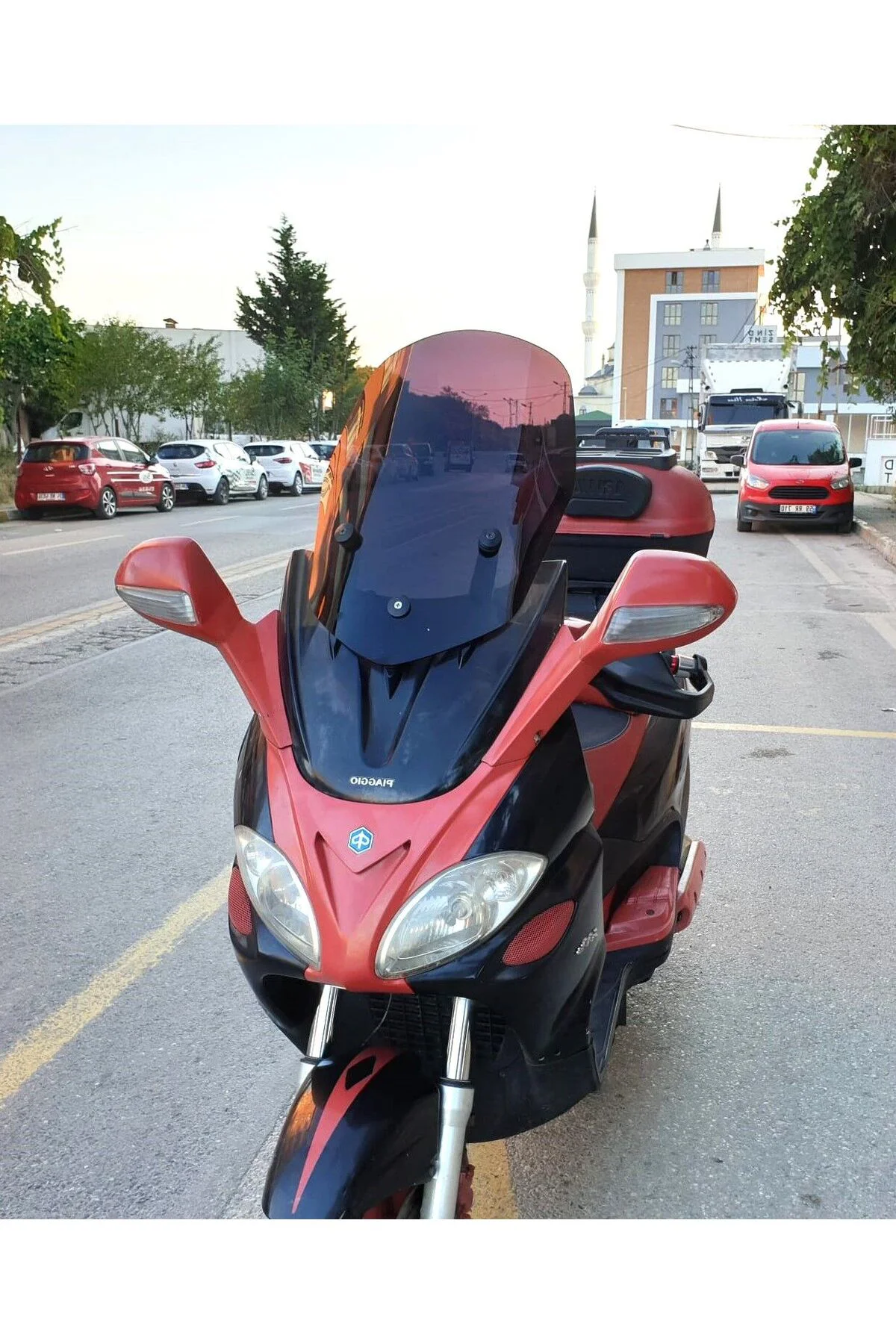 Piaggio X9 250 Ön Cam 2004-2006 Model 49cm Siyah Renkli 4mm