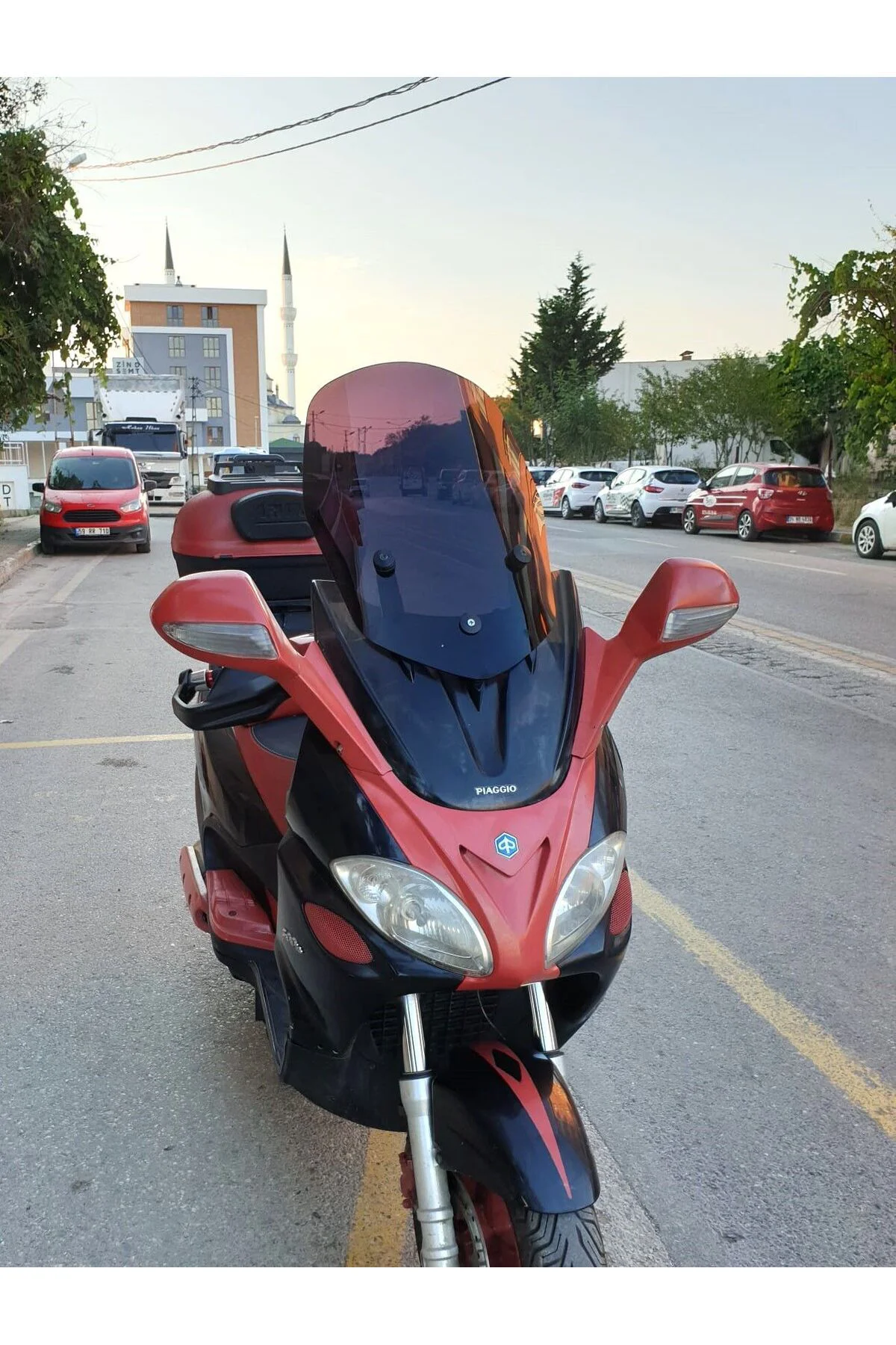 Piaggio X9 500 Ön Cam 2004-2006 Model 49cm Siyah Renkli 4mm
