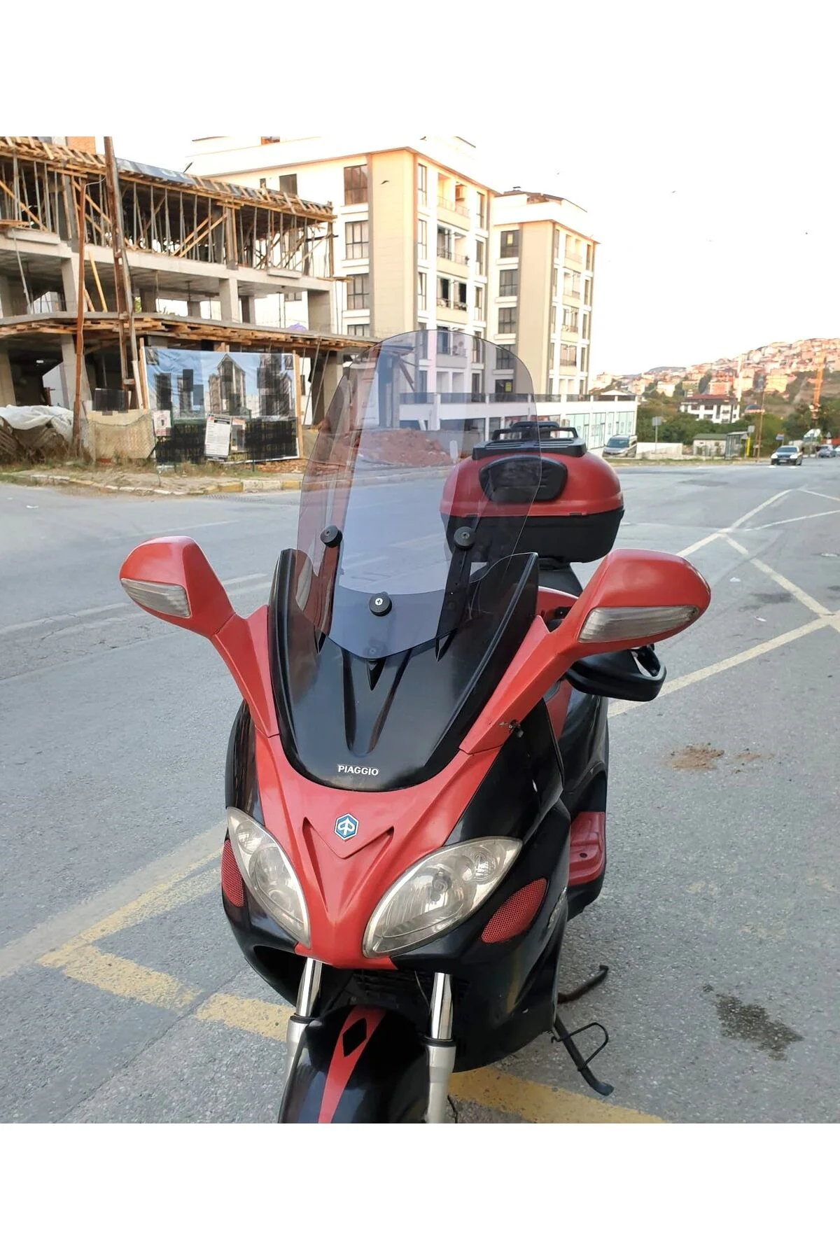 Piaggio X9 500 Ön Cam 2004-2006 Model 49cm Füme Renkli 4mm
