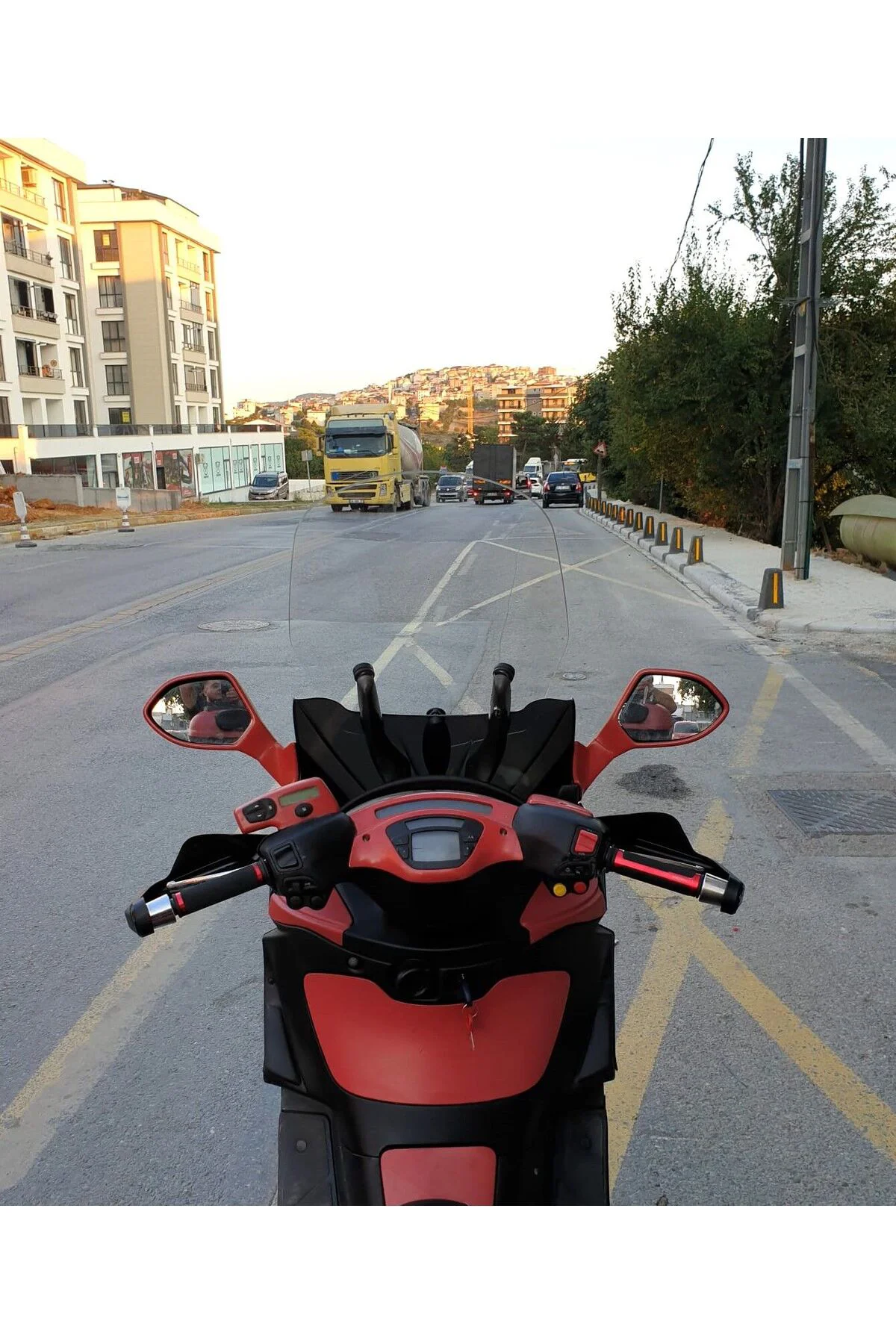 Piaggio X9 500 Ön Cam 2004-2006 Model 49cm Şeffaf Renkli 4mm