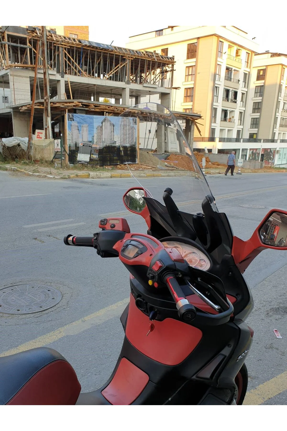 Piaggio X9 500 Ön Cam 2004-2006 Model 49cm Şeffaf Renkli 4mm