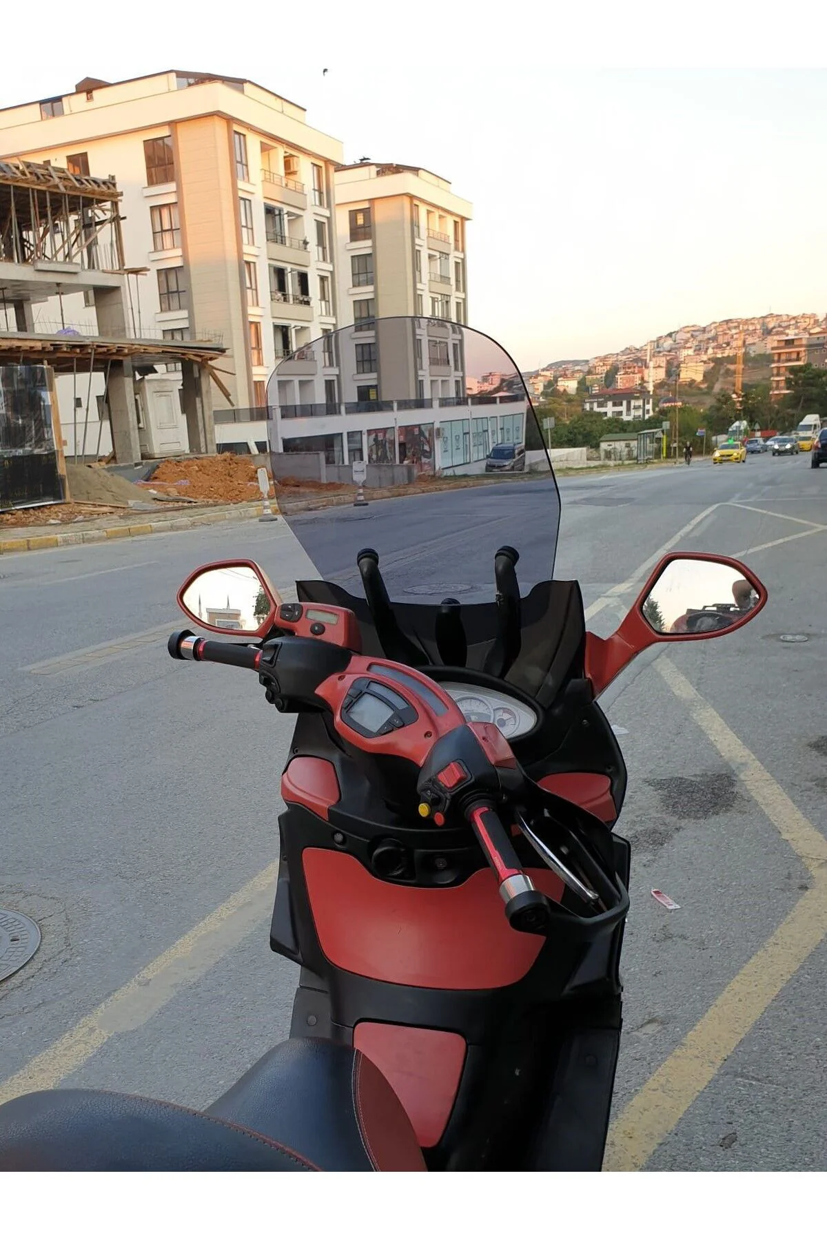 Piaggio X9 500 Ön Cam 2004-2006 Model 49cm Füme Renkli 4mm