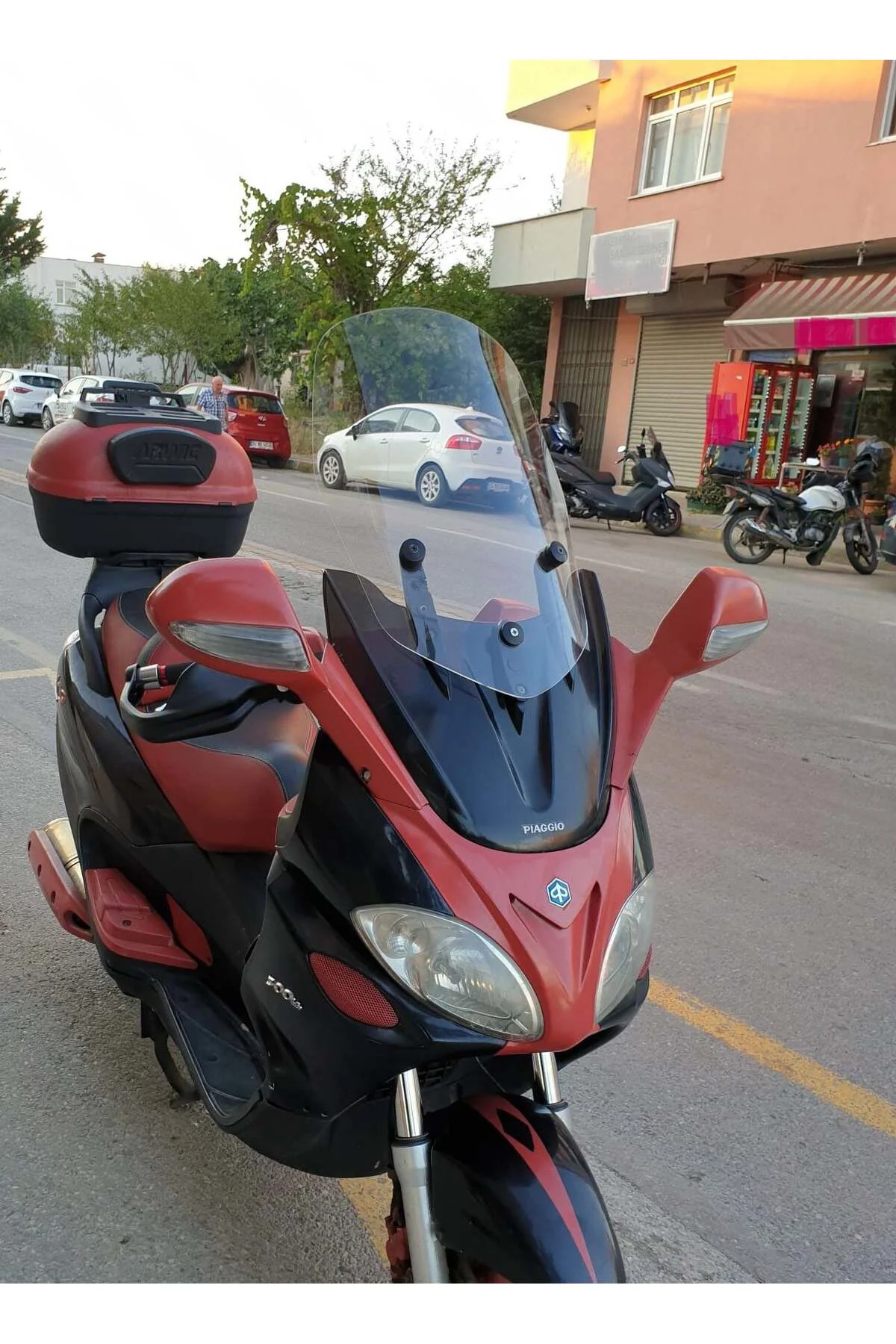 Piaggio X9 500 Ön Cam 2004-2006 Model 49cm Şeffaf Renkli 4mm