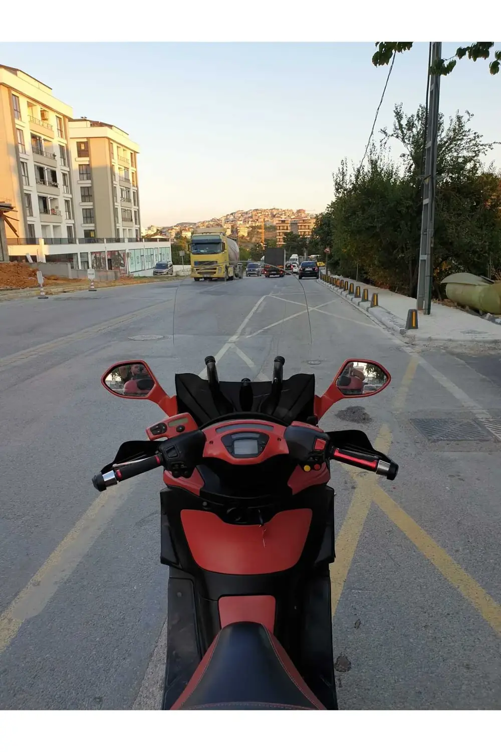 Piaggio X9 Ön Cam 2004 2007 Model 49cm Şeffaf Renkli 4mm ORTA BOY