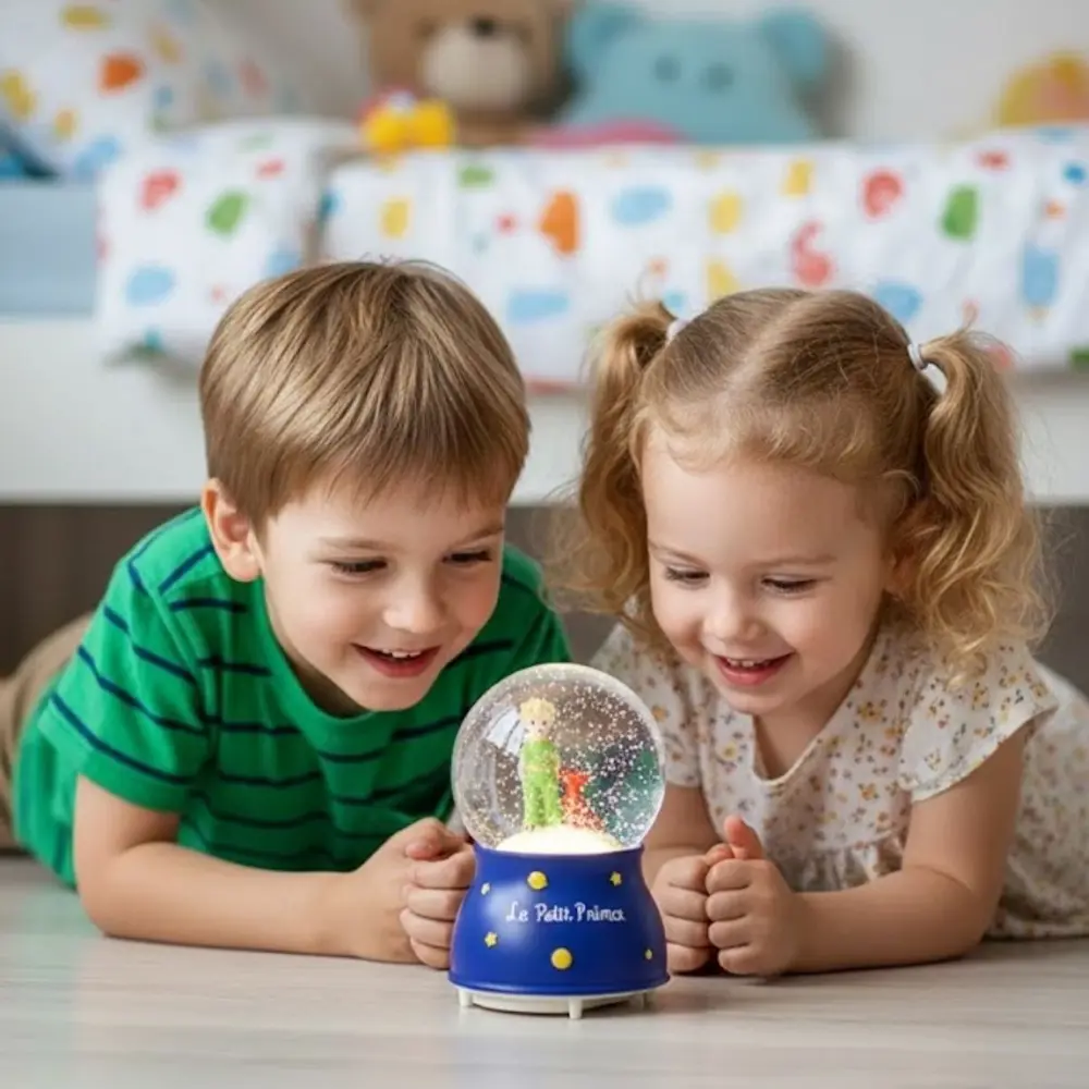 Pilli Işıklı Müzikli Kar Küresi–Le Petit Küçük Prens Figürlü Eğle Pilli Işıklı Müzikli Kar Küresi–Le Petit Küçük Prens Figürlü Eğle