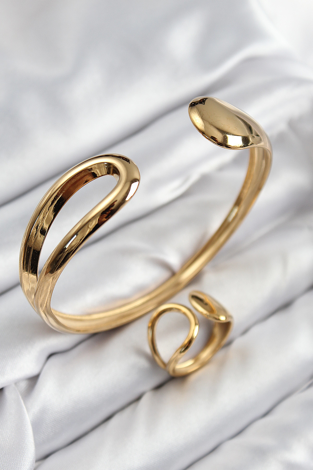 Pirinç Ayrık Model Gold Renk Bileklik Yüzük Set - TJ-BB7607 Pirinç Ayrık Model Gold Renk Bileklik Yüzük Set - TJ-BB7607