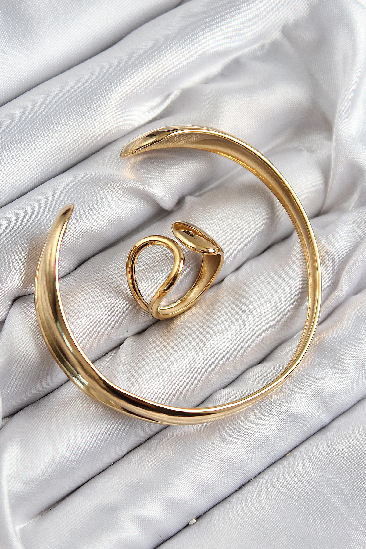Pirinç Ayrık Model Gold Renk Bileklik Yüzük Set - TJ-BB7607 Pirinç Ayrık Model Gold Renk Bileklik Yüzük Set - TJ-BB7607