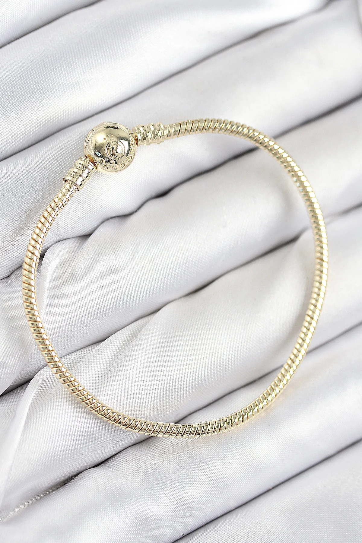 Pirinç Charm Topcuk Model Gold Renk Kadın Bileklik -1492