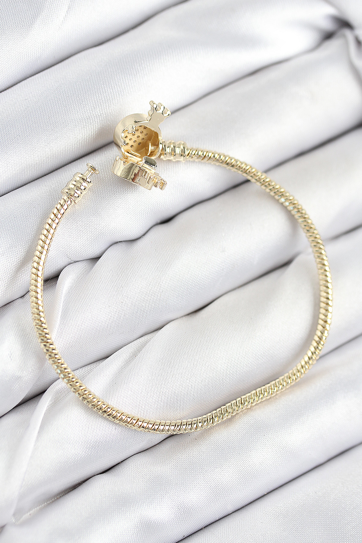 Pirinç Charm Zirkon Taşlı Taç Model Gold Renk Kadın Bileklik - TJ