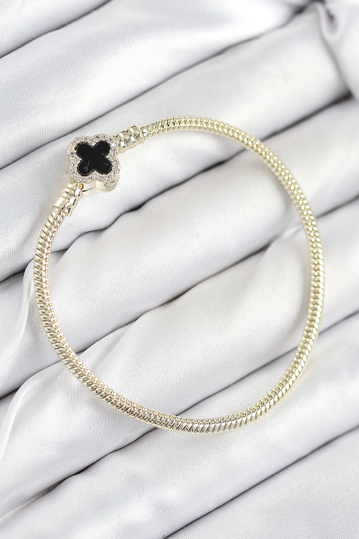 Pirinç Charm Zirkon Taşlı Yonca Model Gold Renk Kadın Bileklik -1492