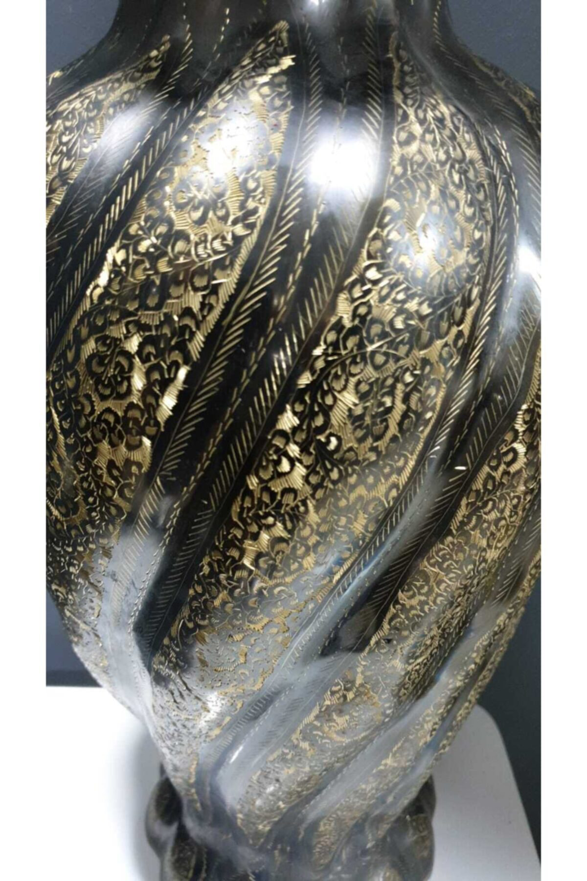 Elif Aksesuar Pirinç Dövme İşlemeli Vazo