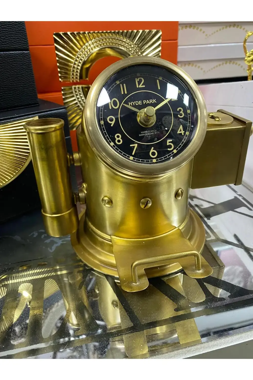 Pirinç Eskitme Lüx Masa Saati Ve Kalemlik Kalemtraş 18x18cm