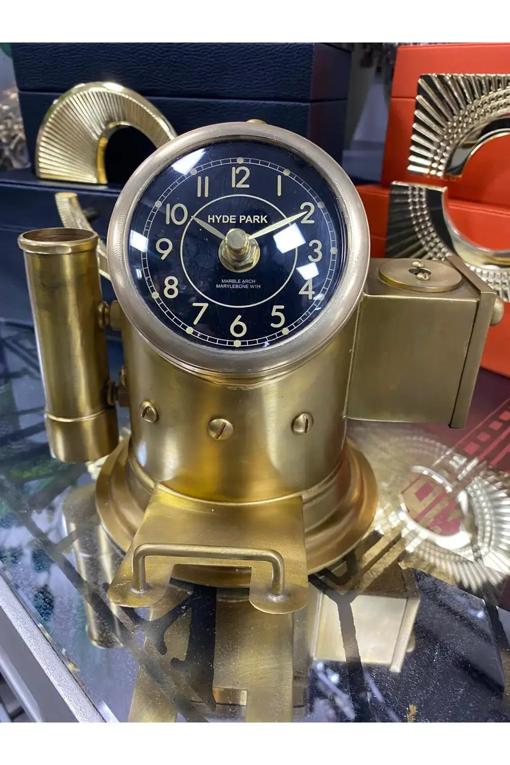 Pirinç Eskitme Lüx Masa Saati Ve Kalemlik Kalemtraş 18x18cm