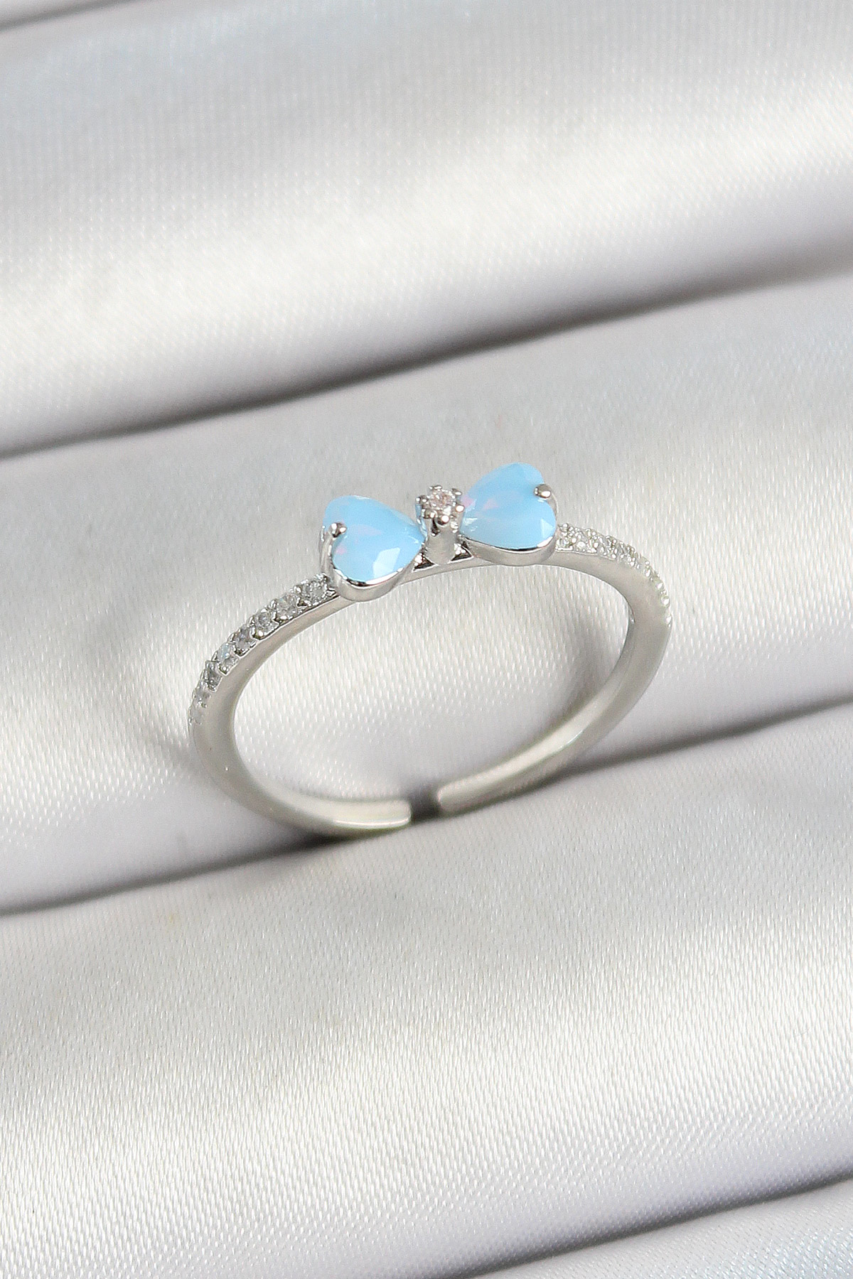 Pirinç Fiyonk Figürlü Zirkon Taşlı Gümüş Renk Ayarlanabilir Kadın