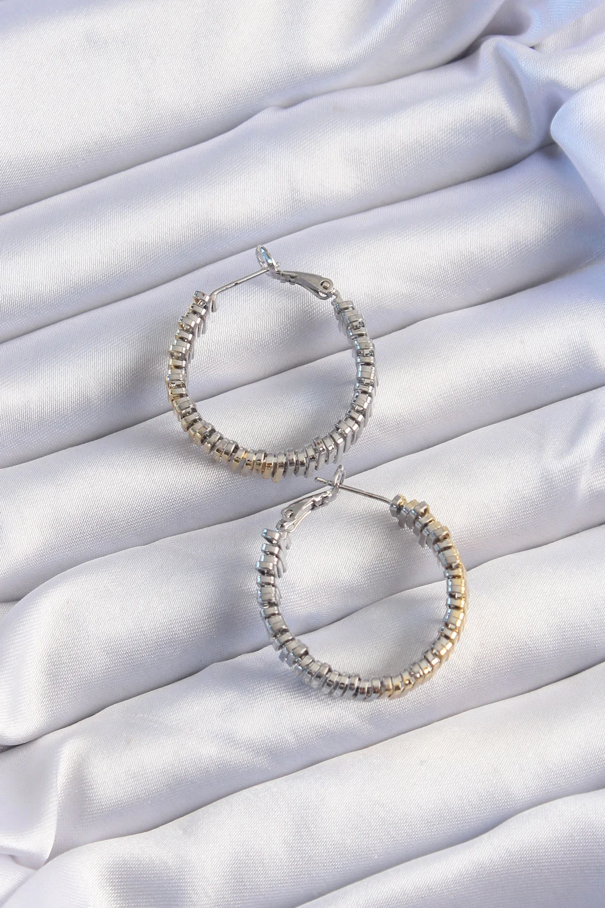 Pirinç Gold Gümüş Renkli Tırtıklı Halka Küpe Fiyatı, Yorumları ve Özellikleri