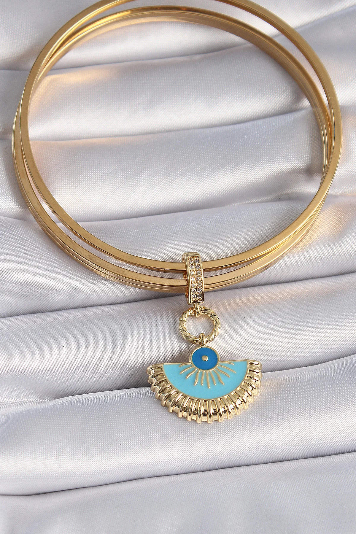 Pirinç Gold Nazar Boncuklu Ajda Charm 5886 - Günlük Kullanım için Şık Süsleme