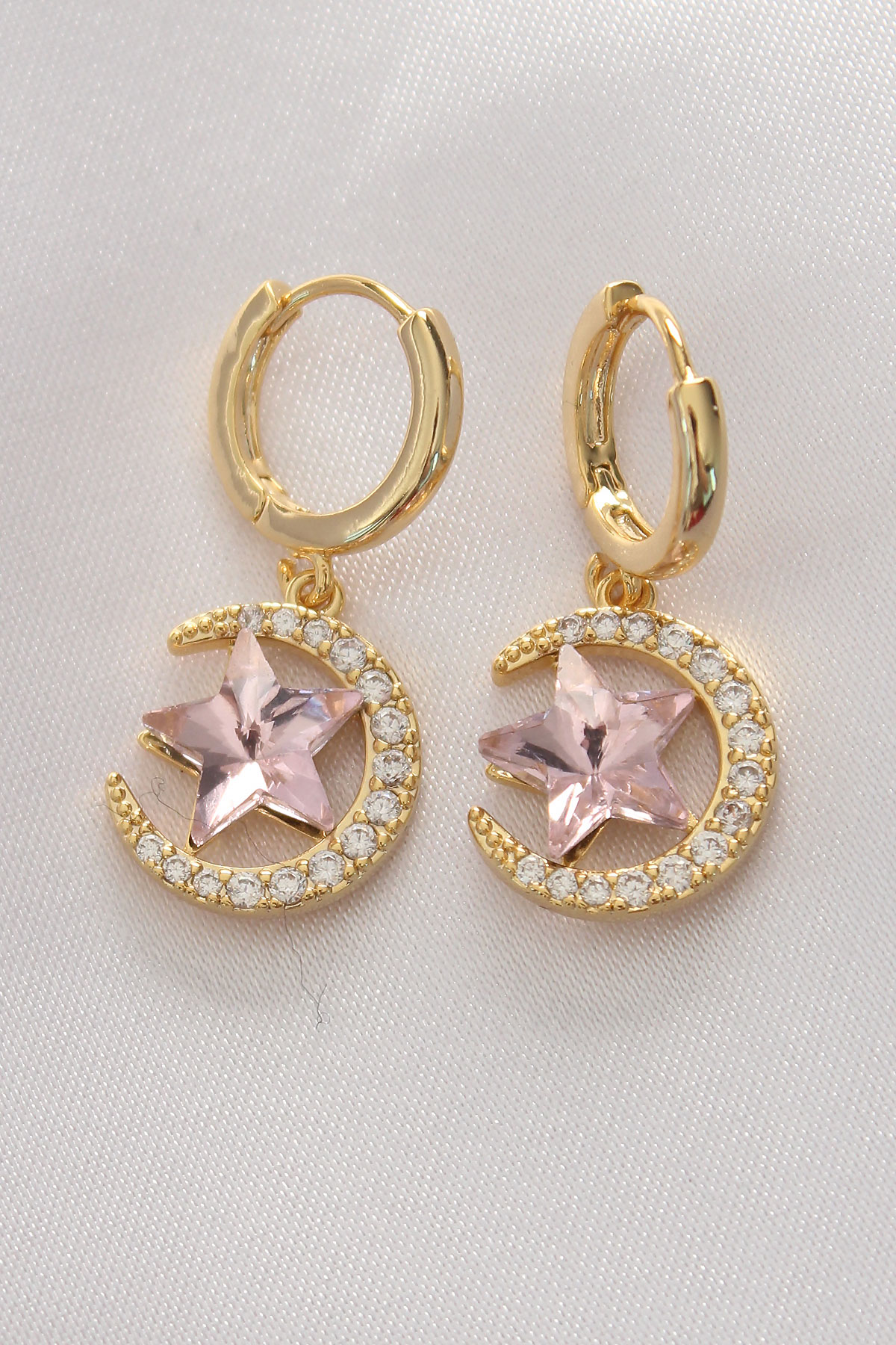 Pirinç  Gold Renk Pembe Zirkon Taşlı Detay Ay Küpe