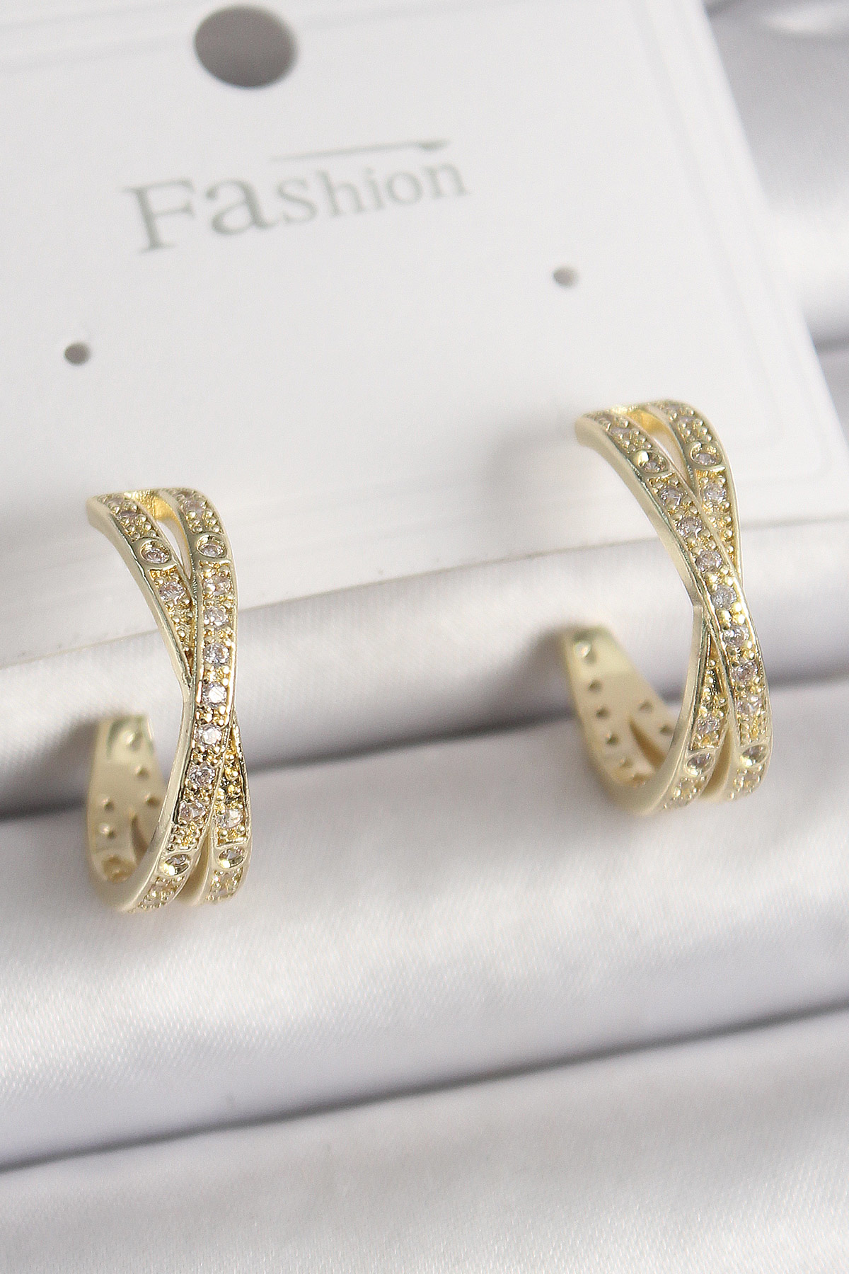 Pirinç Gold Renk Zirkon Taşlı Sarmal Halka Model Kadın Küpe - TJ-