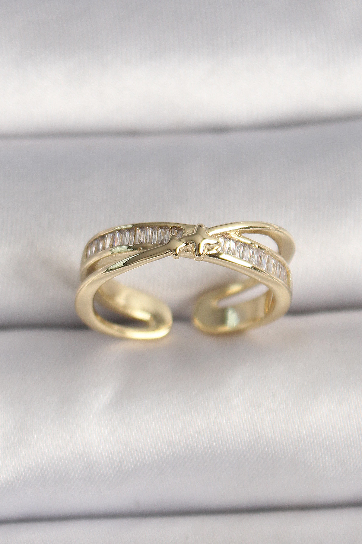 Stillove Pirinç Gold Renk Zirkon Taşlı Yıldız Detaylı Ayarlanabilir Kadın 