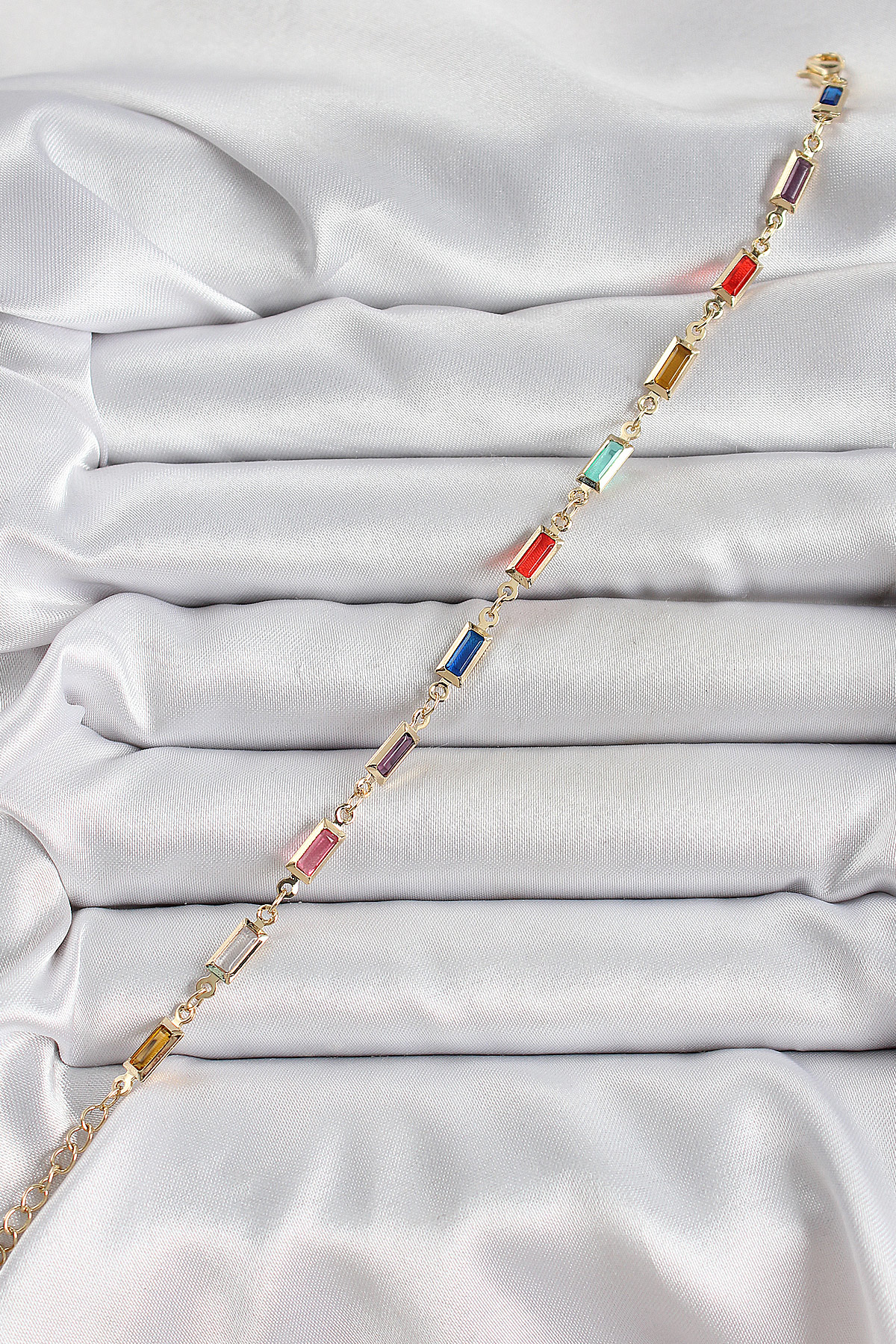 Pirinç Gold Renk Karışık Renkli Kare Zirkon Taşlı Kadın Bileklik