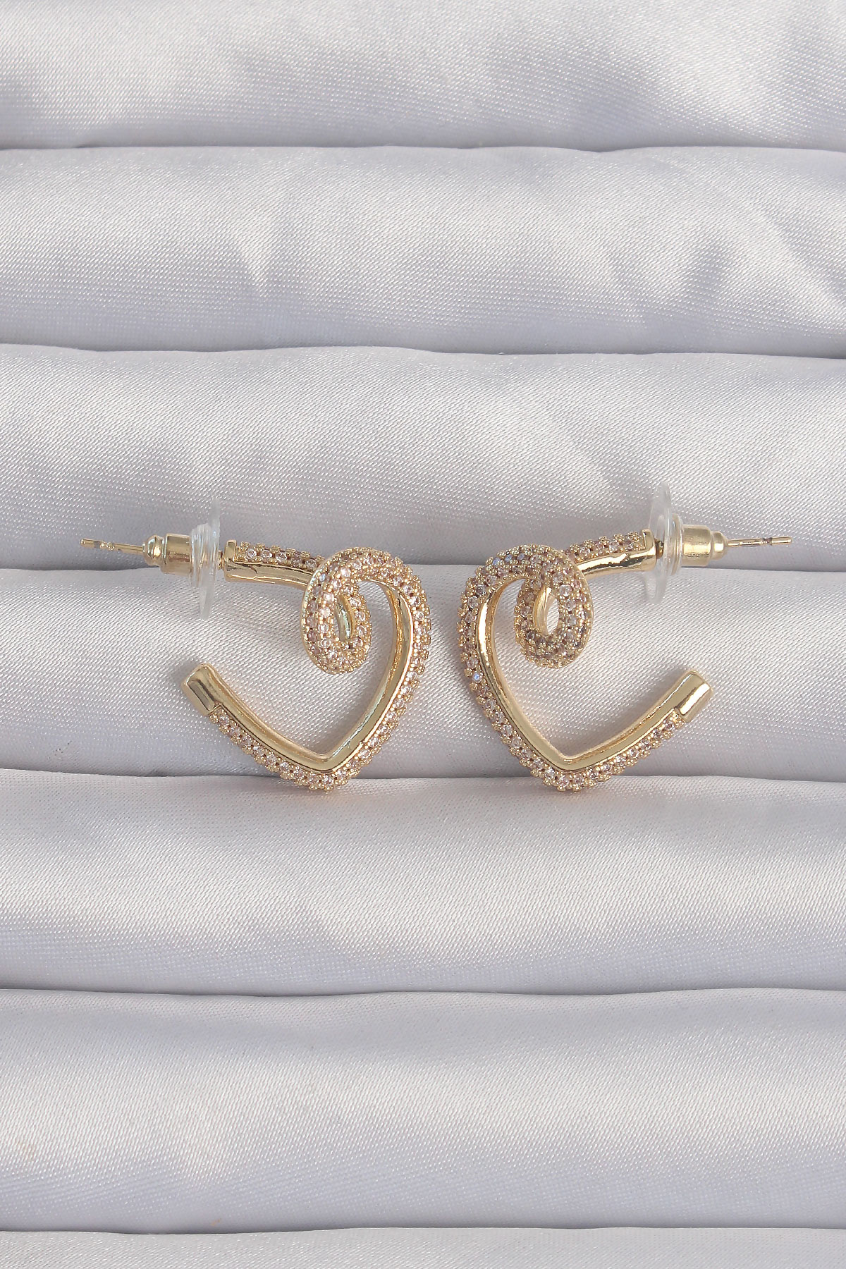 Pirinç Gold Renk Zirkon Taşlı Kıvrımlı Yarım Kalp Küpe - TJ-BKP92