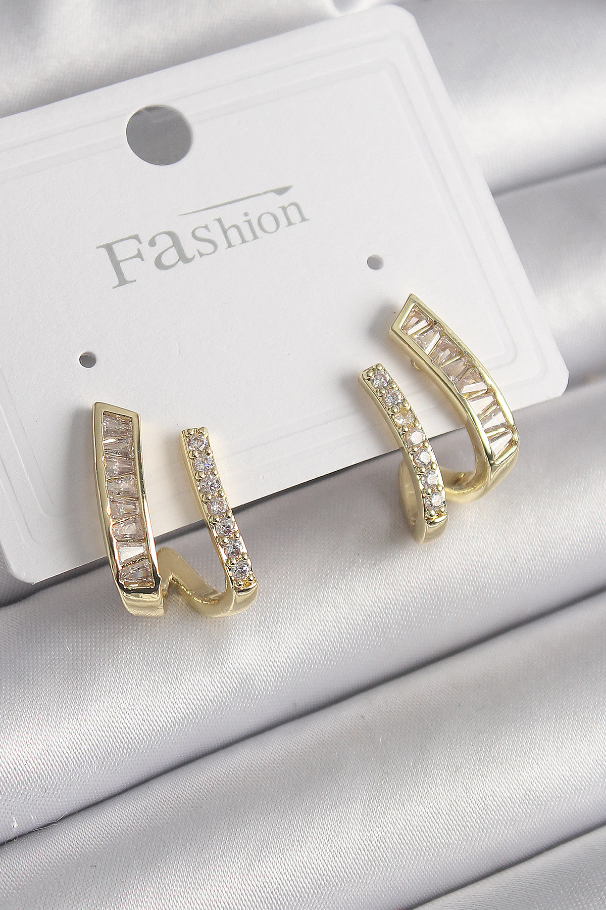 Pirinç Gold Renk Zirkon Taşlı Kadın Küpe SL9868