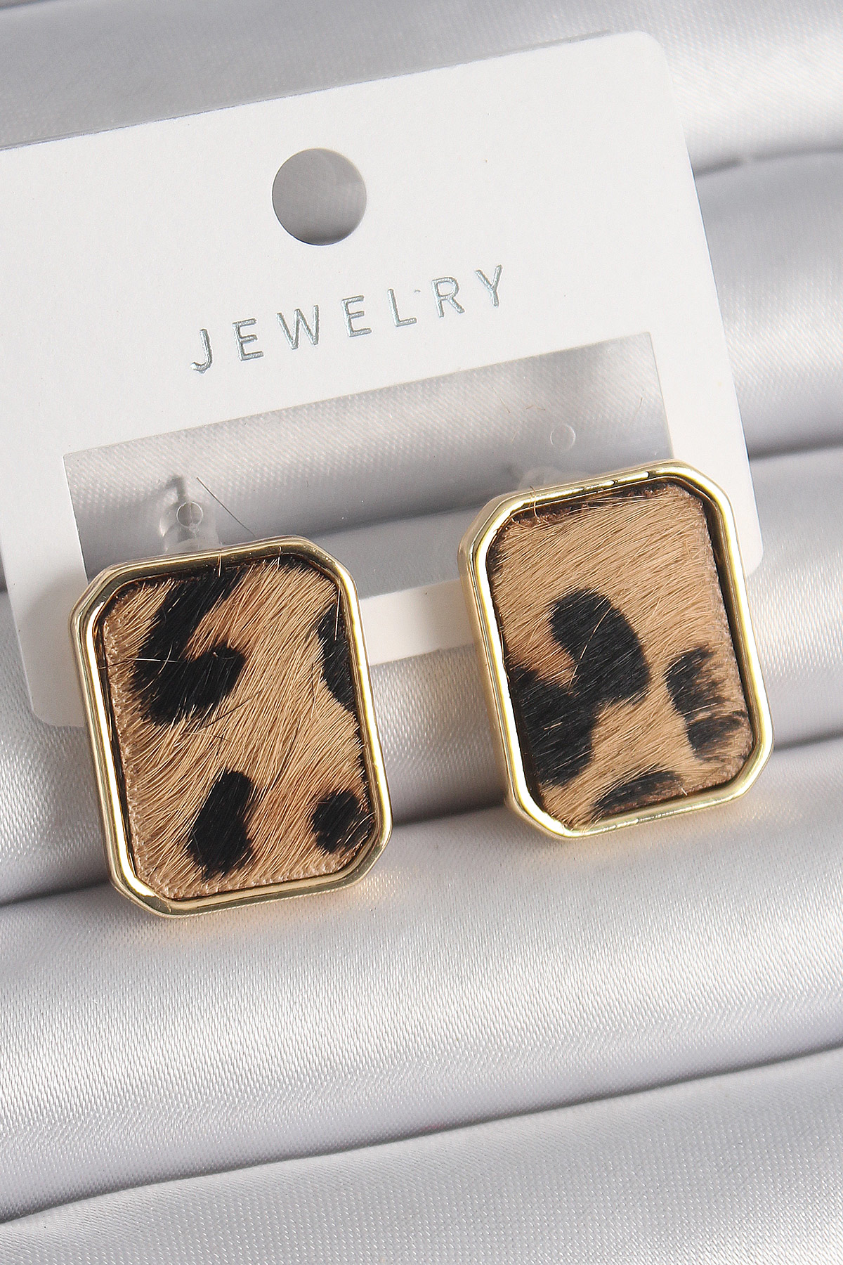 Pirinç Gold Renk Kare Leopar Desen Model Kadın Küpe - TJ-BKP9887