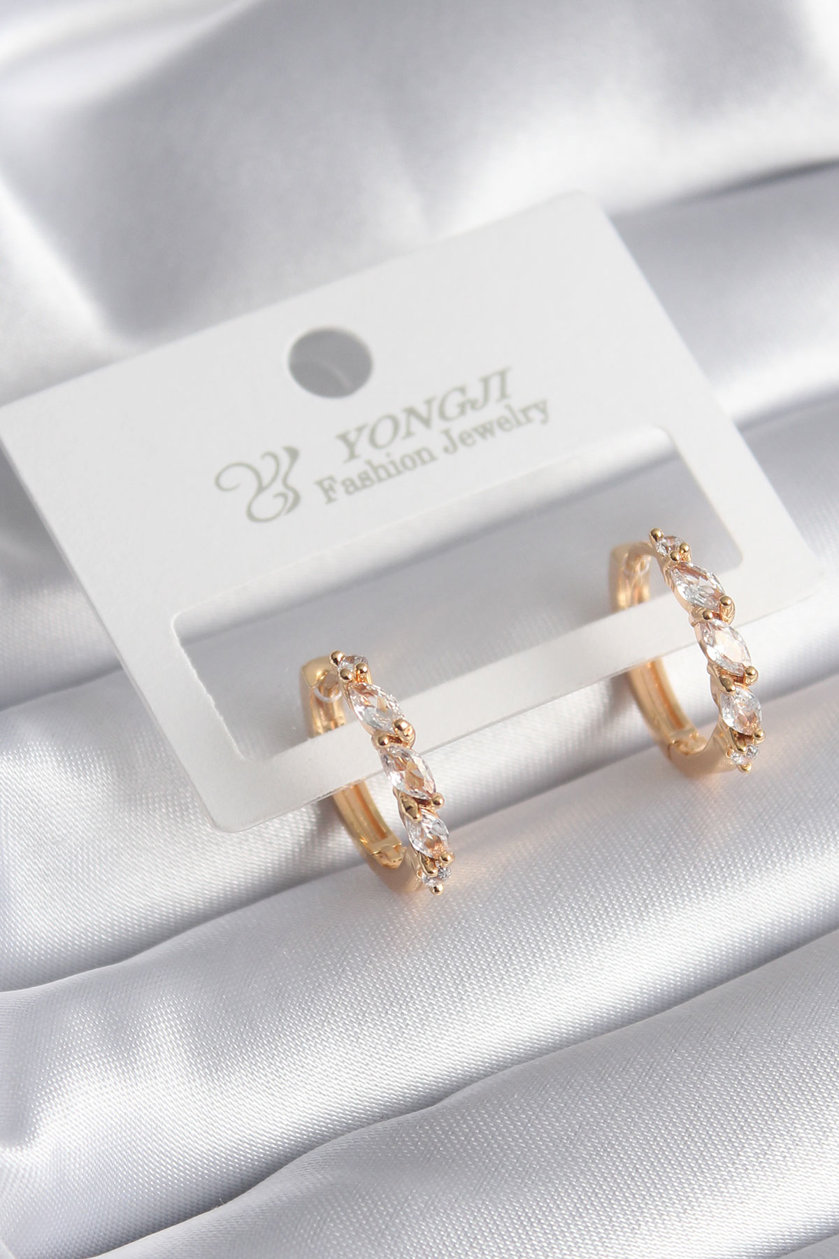 Stillove Pirinç Gold Renk Arpa Zirkon Taşlı Halka Model Kadın Küpe Sl7063