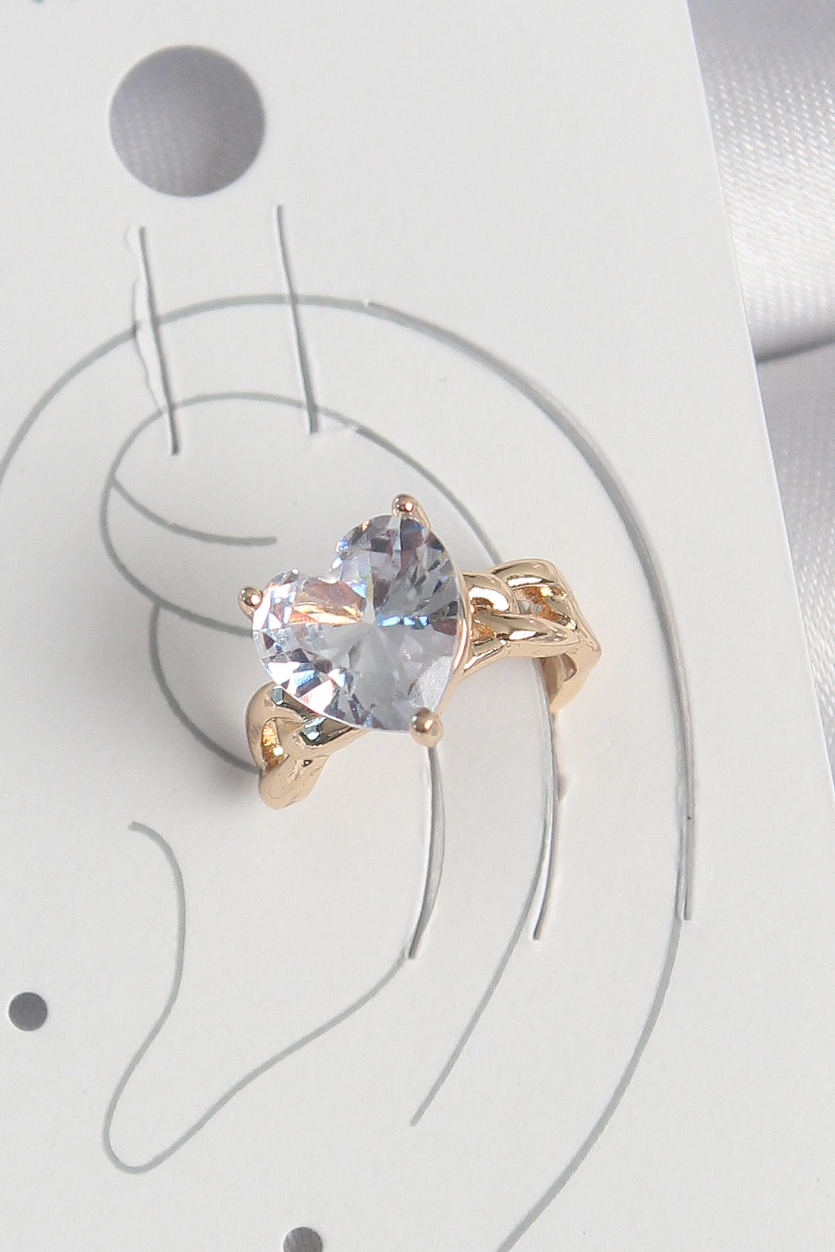 Pirinç Gold Renk Zirkon Taşlı Kalp Model Kadın Kıkırdak Küpe
