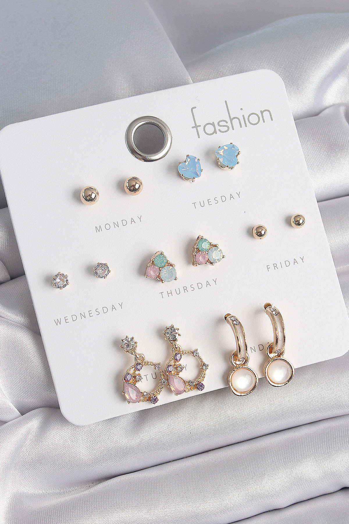 Pirinç Gold Renk Zirkon Taşlı Sallantı Halka Figür Kalp Detay 7 Ç