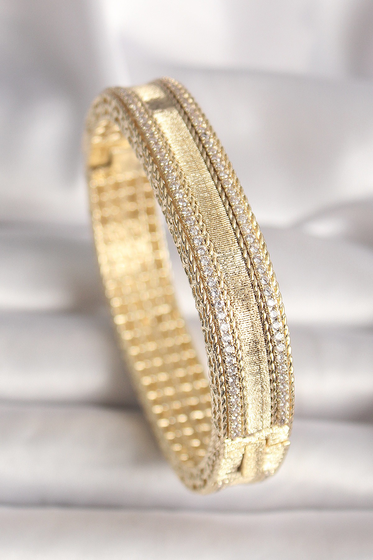 Pirinç Gold Renk Zirkon Taşlı Bileklik SL10031