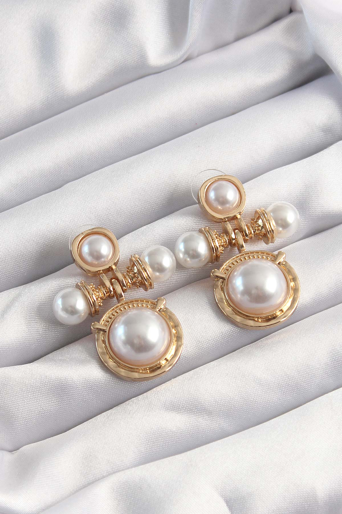 Pirinç Gold Renk İnci Taşlı Motifli Küpe SL8832