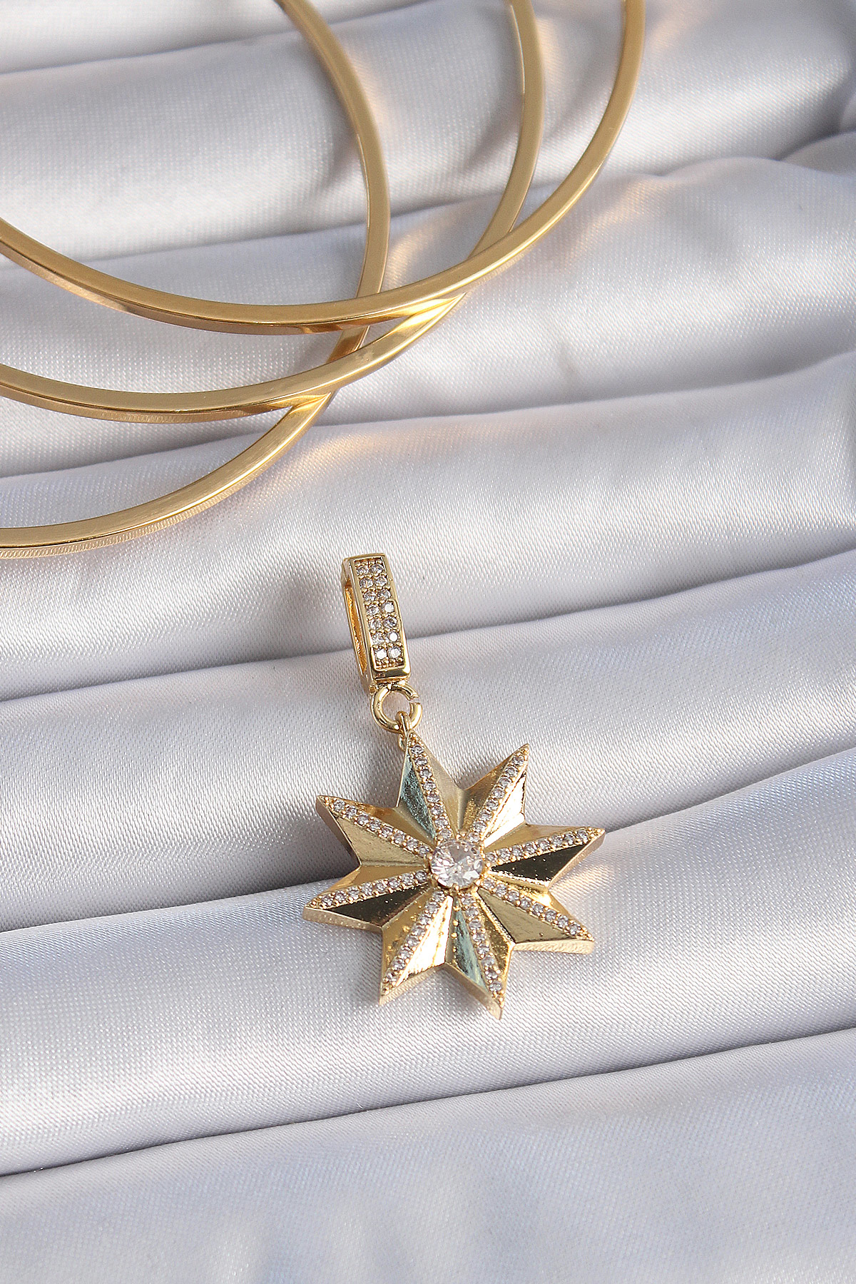 Pirinç Gold Renk Zirkon Taşlı Kutup Yıldızı Ajda Charm - TJ-BC100