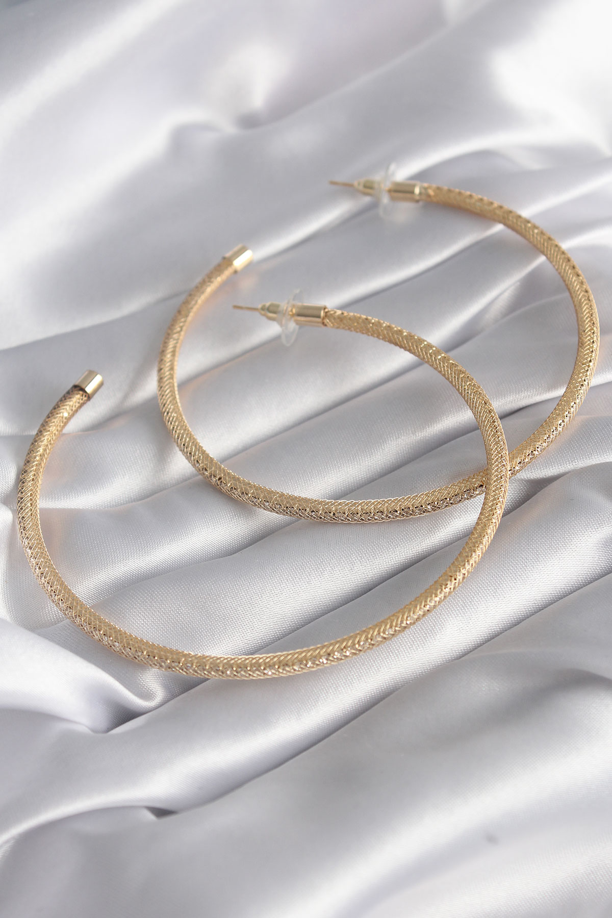 Pirinç Gold Renk Hasır Halka Model Zirkon Taş Detay Kadın Küpe -