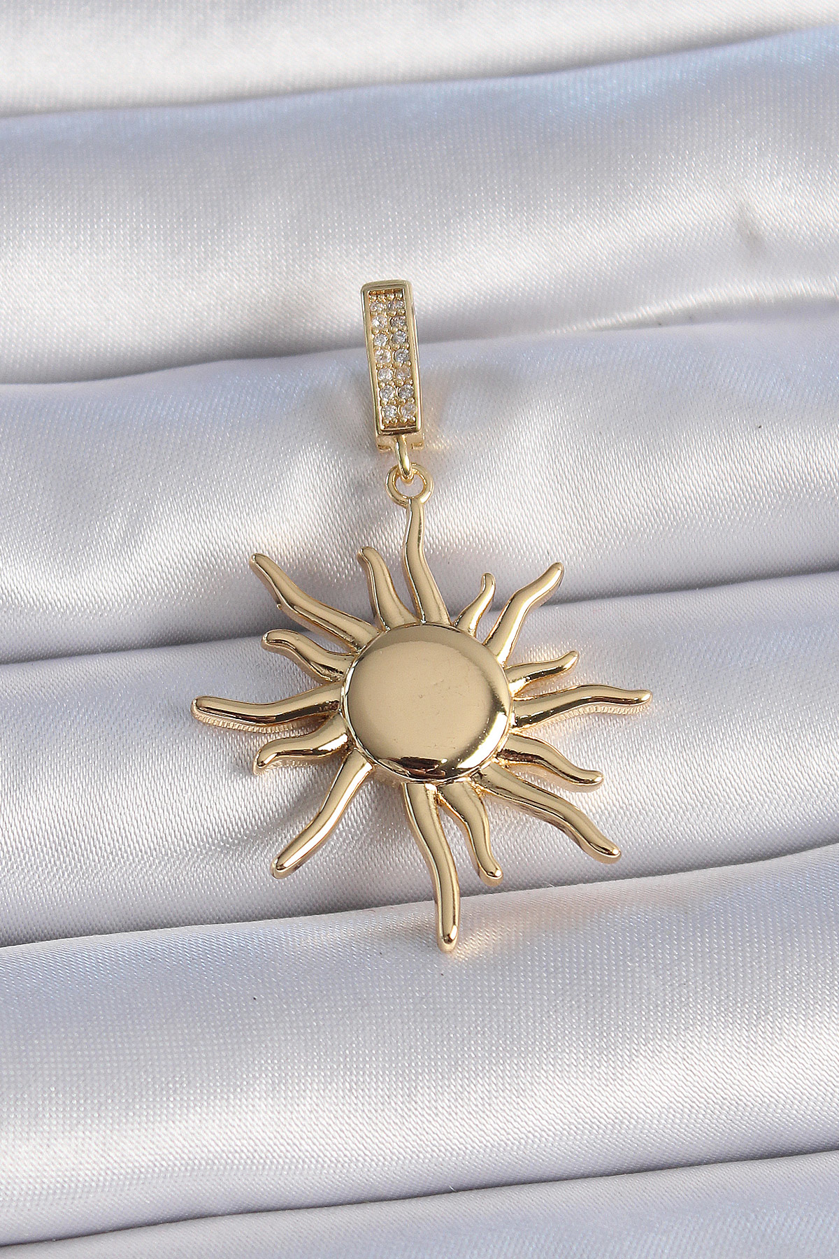 Pirinç Gold Renk Zirkon Taş Detaylı Güneş Model Ajda Charm - TJ-B