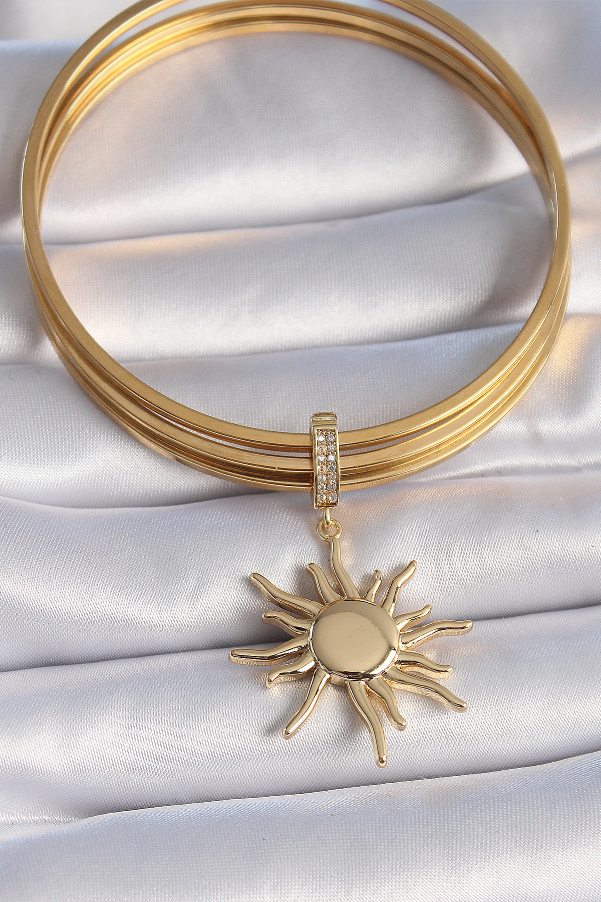 Pirinç Gold Renk Zirkon Taş Detaylı Güneş Model Ajda Charm - TJ-B