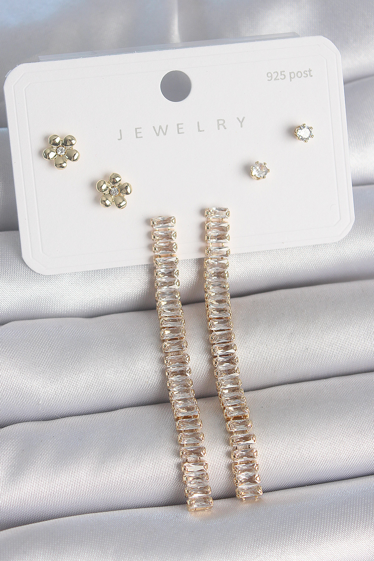 Pirinç Gold Renk Su Yolu Zirkon Taşlı Sallantı Model Çiçek Detay