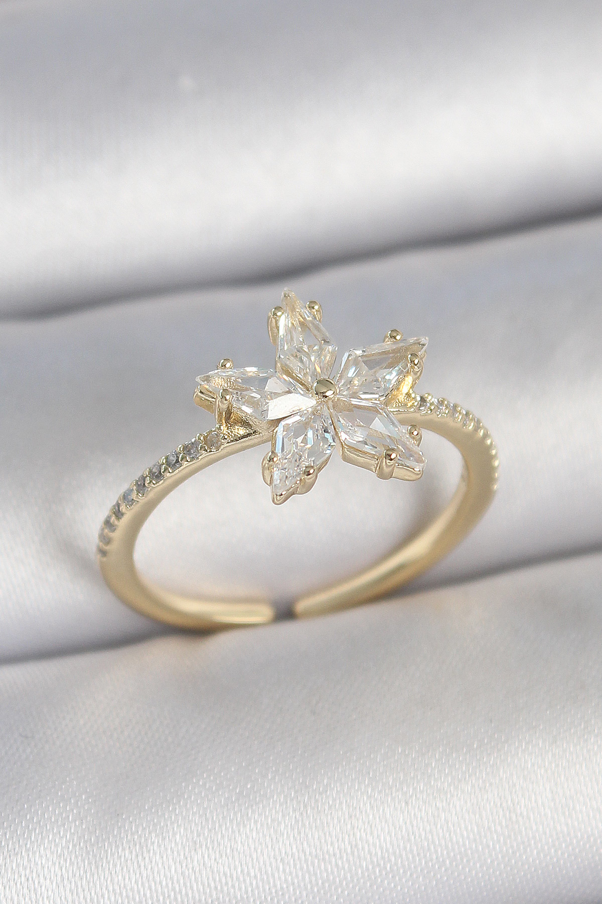 Pirinç Gold Renk Zirkon Taşlı Yıldız Model Ayarlanabilir Kadın Yü