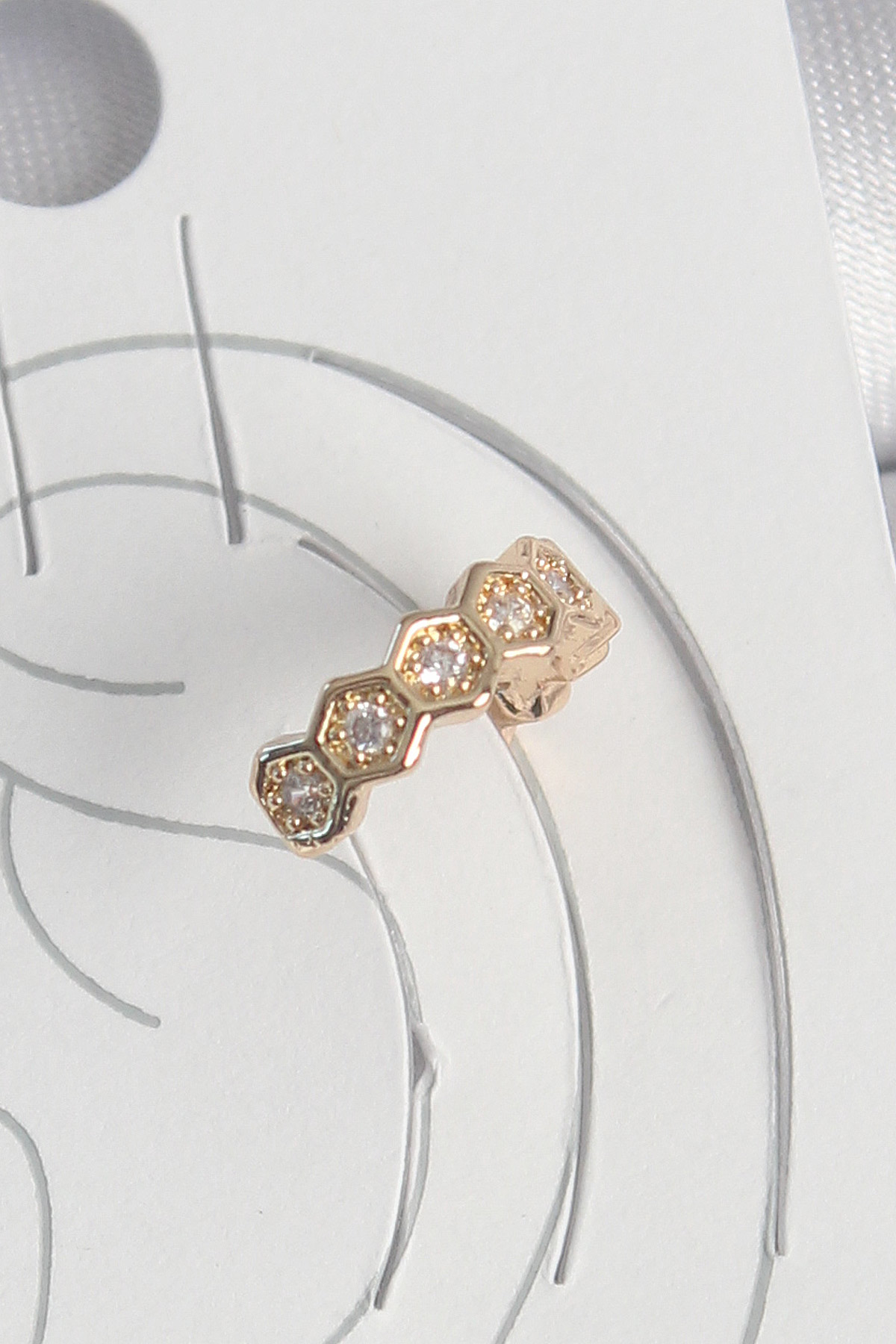 Pirinç Gold Renk Zirkon Taşlı Bal Peteği Model Kadın Kıkırdak Küp