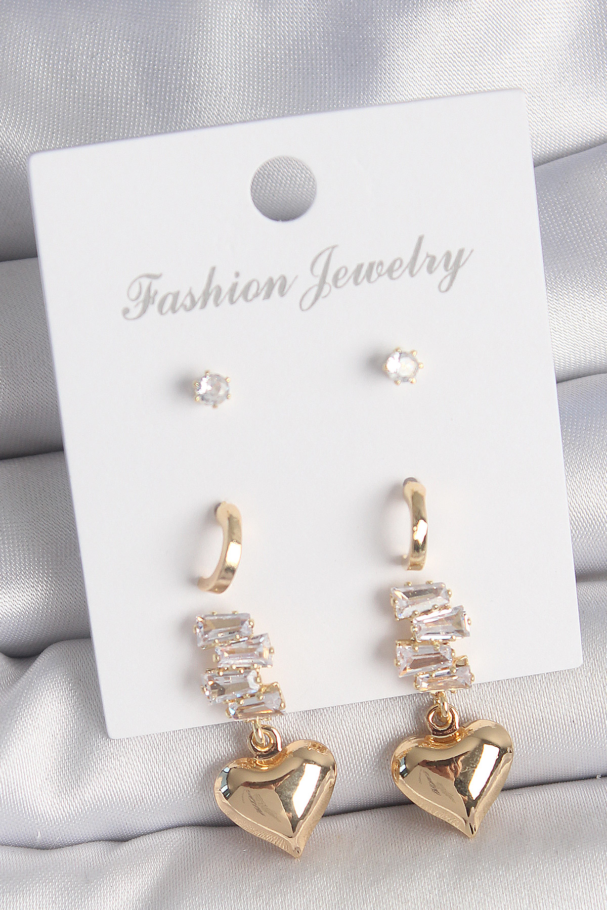 Pirinç Gold Renk Zirkon Taşlı Sallantılı Kalp Model Yarım Halka D