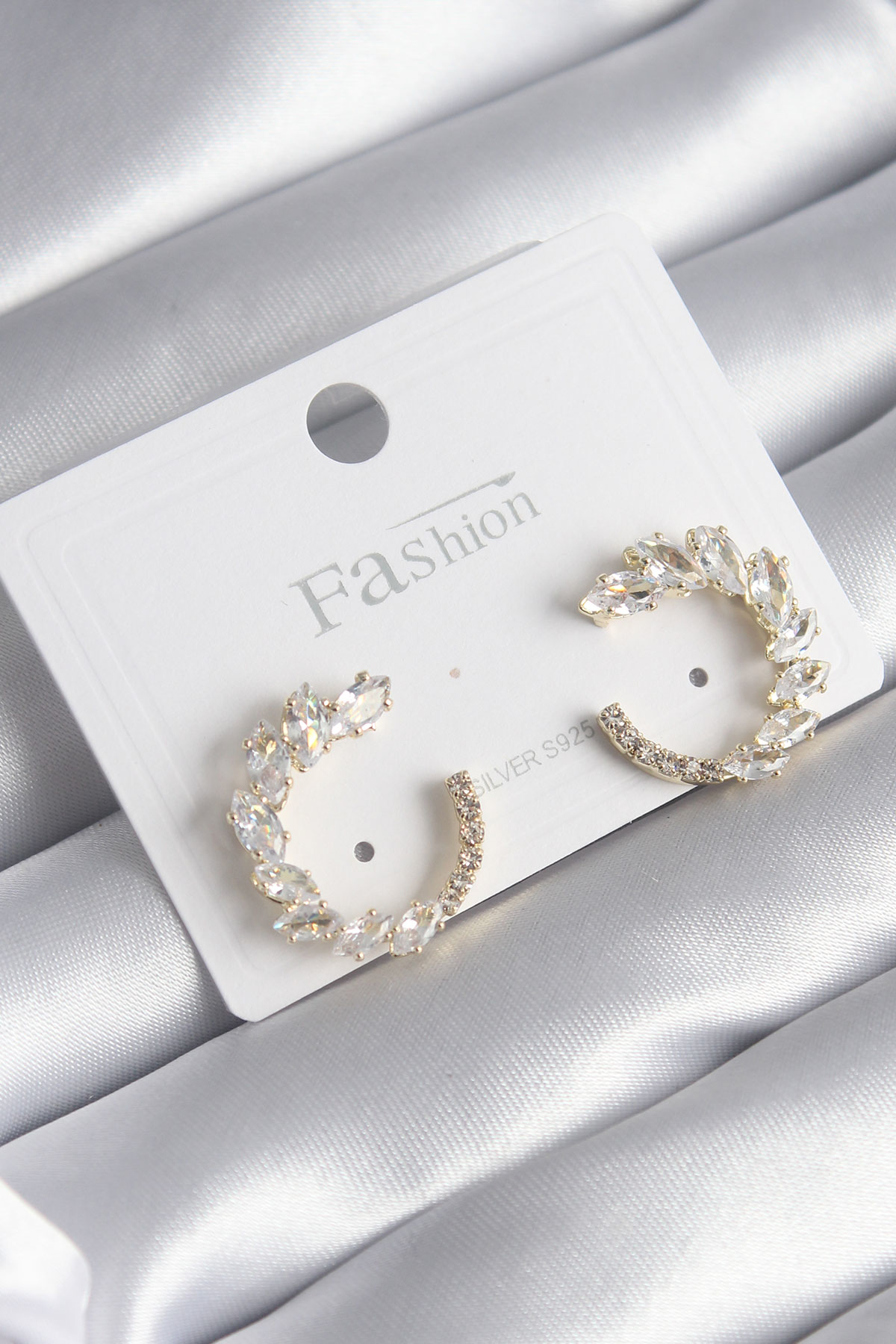 Stillove Pirinç Gold Renk Zirkon Taşlı Kadın Küpe Sl7183