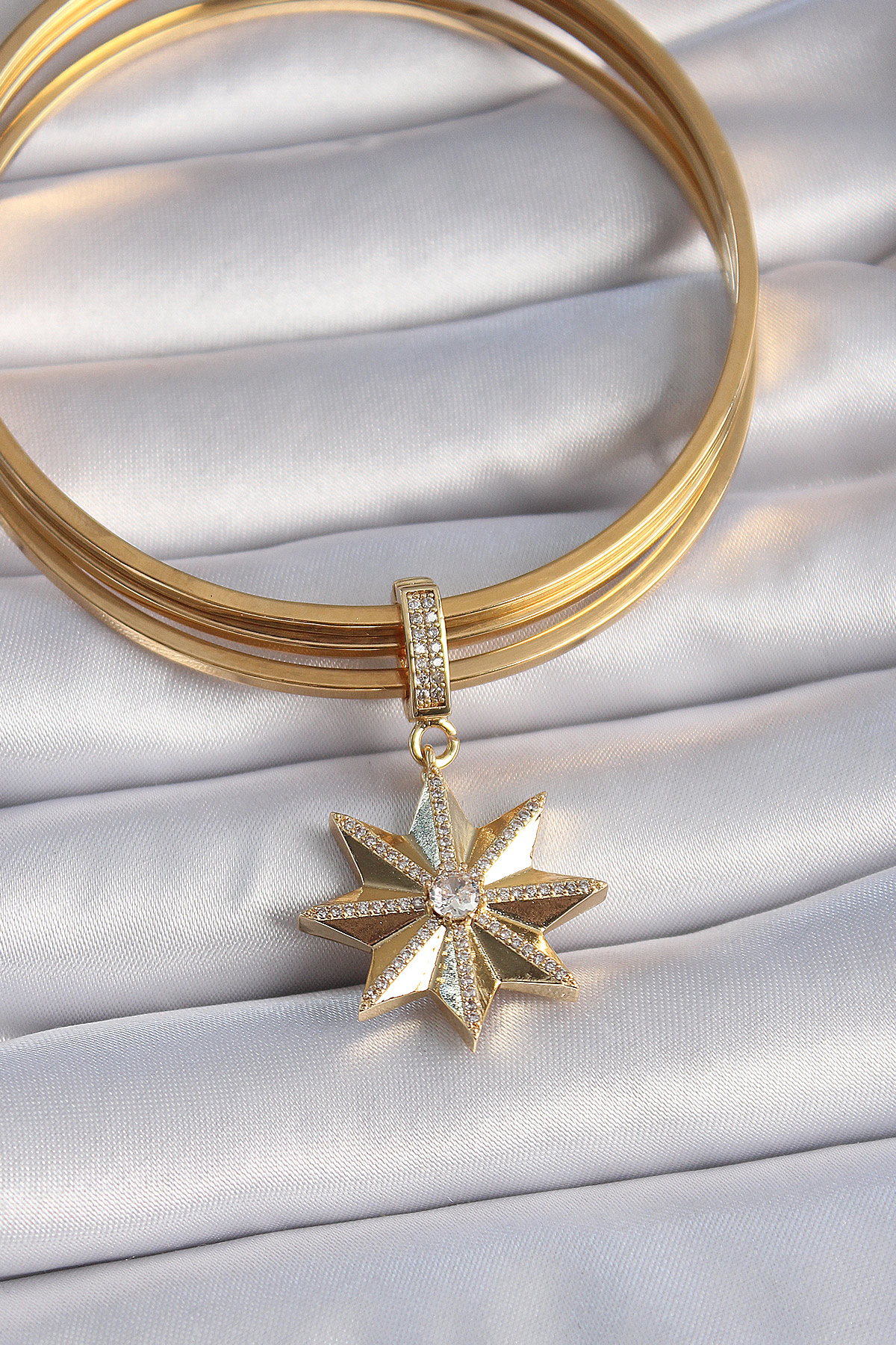 Pirinç Gold Renk Zirkon Taşlı Kutup Yıldızı Ajda Charm - TJ-BC100