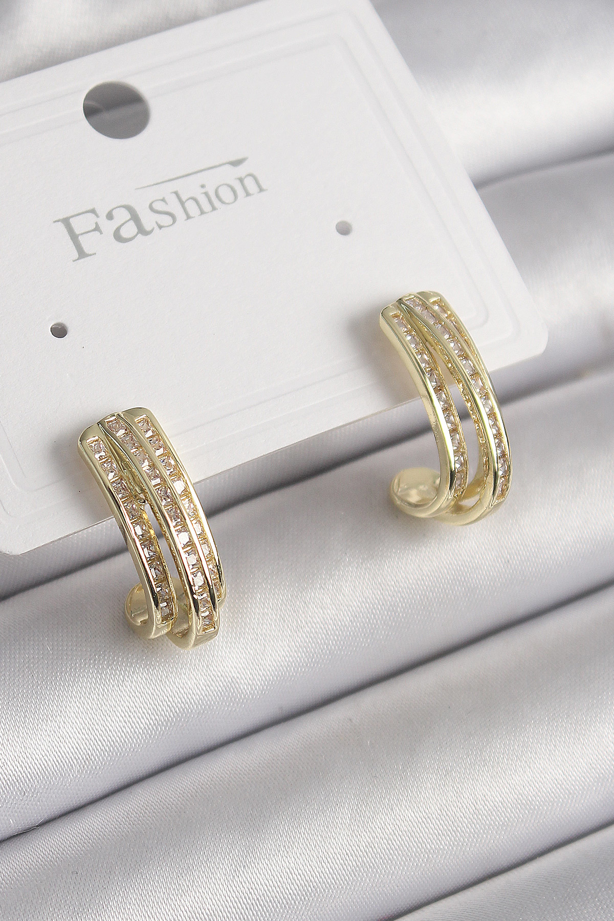 Pirinç Gold Renk Zirkon Taşlı Yarım Halka Model Kadın Küpe SL9876