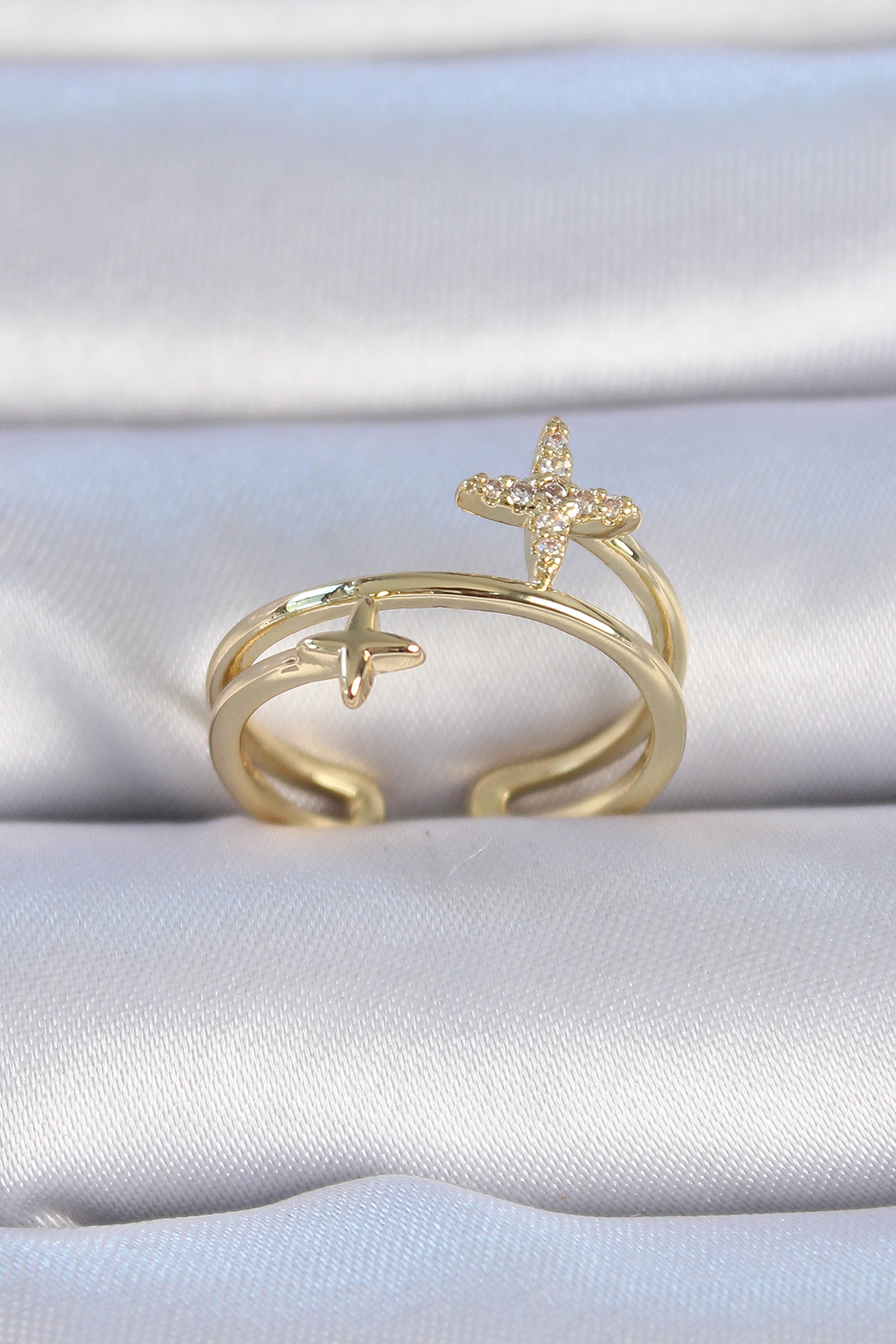 Pirinç Gold Renk Zirkon Taşlı Yıldız Model Kadın Yüzük SL8914