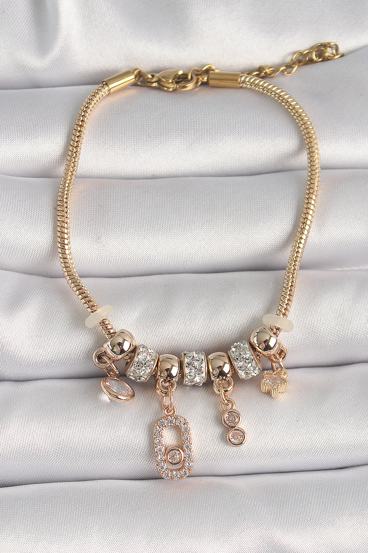 Stillove Pirinç Gold Renk Zincir Sallantı Zirkon Taşlı Messika Figür Yıldı